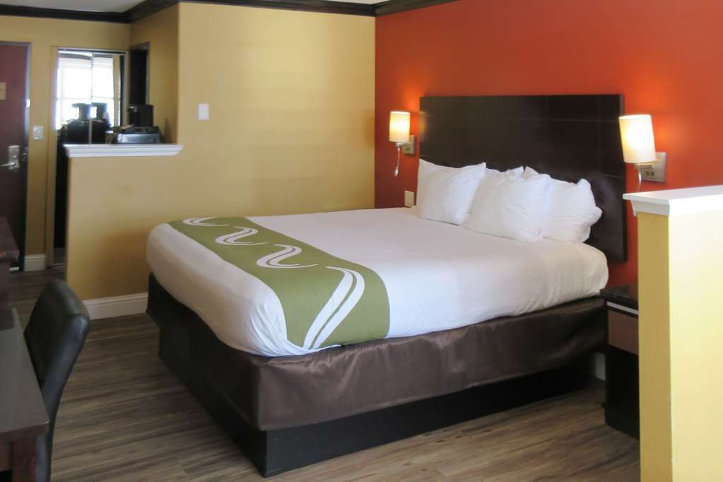 Quality Inn & Suites Sacramento Quarto foto